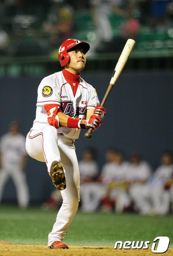 본문 이미지 - FA시장에서 자신의 가치를 평가받게된 이용규. © News1   김대웅 기자