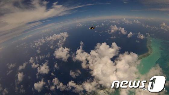 본문 이미지 - SBS 예능프로그램 &#39;정글의 법칙 in 캐리비언&#39;-스카이다이빙 도전편 &#40;사진제공=SBS&#41;. © News1  