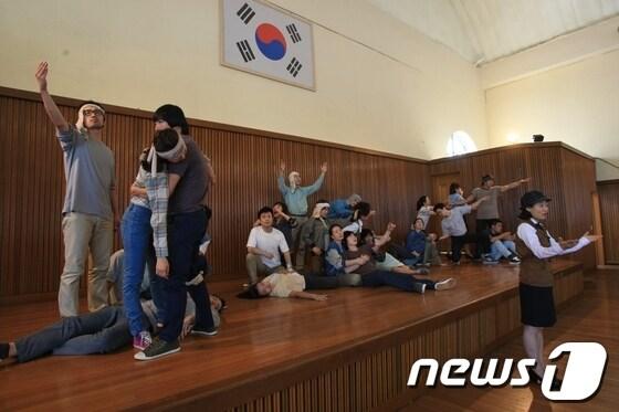 본문 이미지 - 한,일,영 국제공동제작인 '원데이,메이비 (one day, maybe) 언젠가'가 9월 3일부터 15일까지 광주시 동구 옛 광주여고에서 개최된다. © News1 김태성 기자 