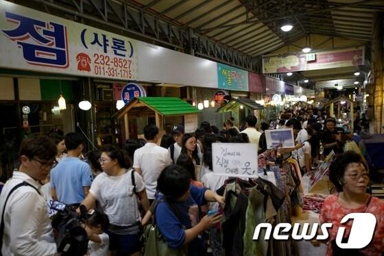 본문 이미지 - 광주대인예술야시장이 9일 오후 7시부터 '한'을 주제로 세번째 야시장을 연다.© News1 