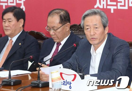 본문 이미지 - 정몽준 새누리당 의원이 11일 오전 서울 여의도 새누리당사에서 열린 최고중진연석회의에서 발언을 하고 있다. 2013.9.11/뉴스1 © News1 송원영 기자