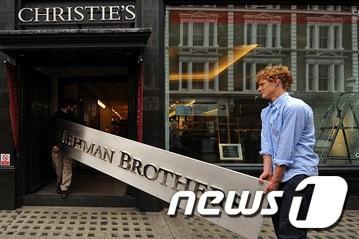본문 이미지 - 150년 전통의 리먼 브라더스는 서브프라임 모기지 부실 등으로 촉발된 금융위기로 2008년 9월15일 파산했다. © AFP=News1   신기림 기자