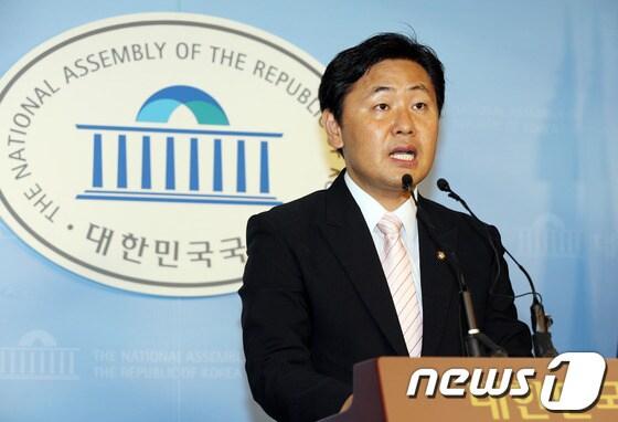 본문 이미지 - 김관영 민주당 수석대변인. 2013.9.12/뉴스1 © News1 허경 기자