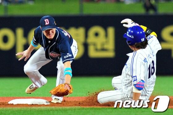 본문 이미지 - 삼성 라이온즈와 두산 베어스가 24일부터 시작되는 한국시리즈&#40;7전 4선승제&#41;에서 맞붙는다. © News1   최창호 기자