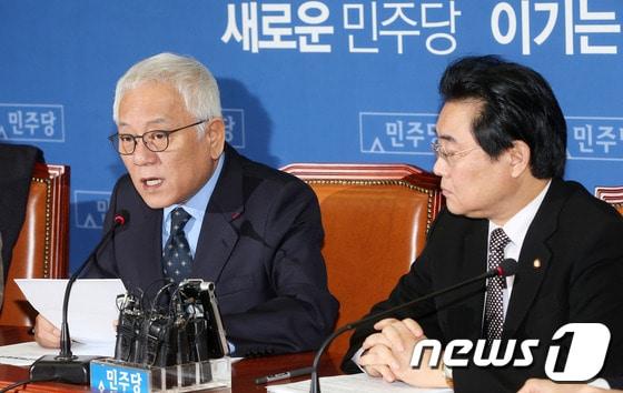 본문 이미지 - 민주당 김한길 대표가 24일 오전 서울 여의도 국회에서 열린 최고위원회의에서 모두발언을 하고 있다.김 대표는 이 자리에서 