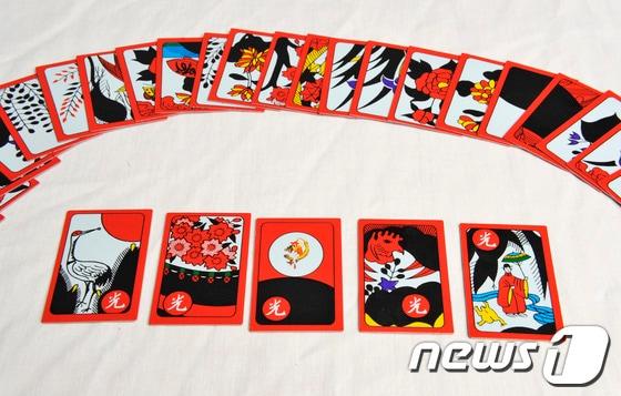 본문 이미지 - 고스톱 화투/뉴스1 DB