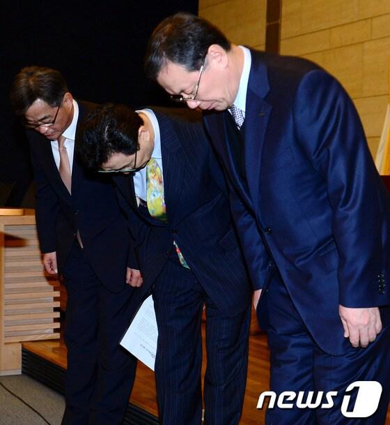 본문 이미지 - 1억건이 넘는 카드사 고객정보가 유출된 초유의 사태가 발생한 가운데 20일 3개 카드사가 긴급 기자회견을 열고 고객피해 최소화 방안을 발표한다.© News1   박정호 기자