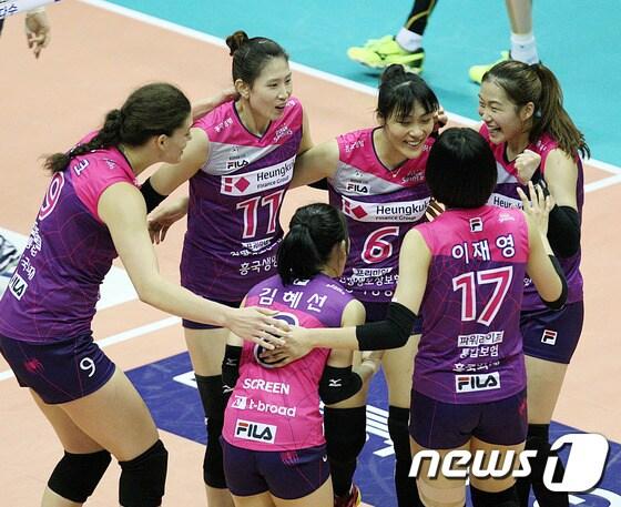 본문 이미지 - 여자 프로배구 흥국생명이 배구응원 사진전 이벤트를 실시한다. ⓒ News1