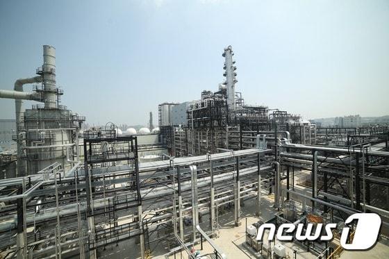 본문 이미지 - 울산시 남구 고사동 SK 울산콤플렉스 내 넥슬렌 공장 전경.ⓒ News1