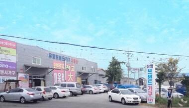 본문 이미지 - 일산가구공단 내 창고형 가구할인매장 '가구톡'. ⓒ News1