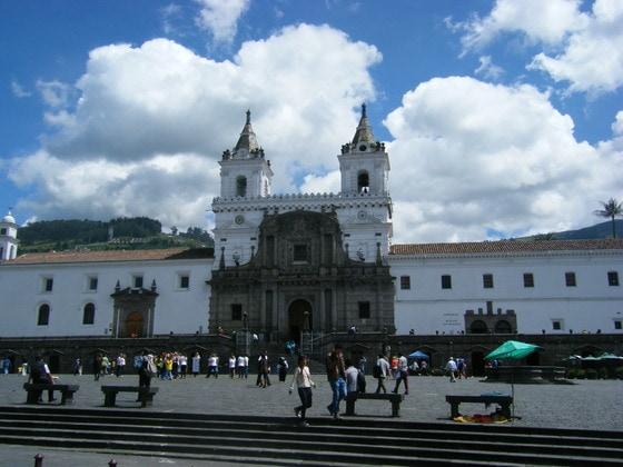 본문 이미지 - 키토 구 시가지의 산 프란시스코 성당과 광장ⓒ News1