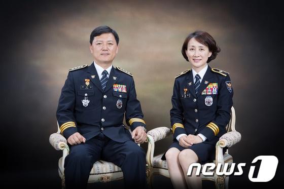 본문 이미지 - 경찰 사상 첫 부부 경무관이 된 (왼쪽부터) 현재섭 경무관 승진 내정자와 김해경 송파서장. (경찰청 제공) ⓒ News1