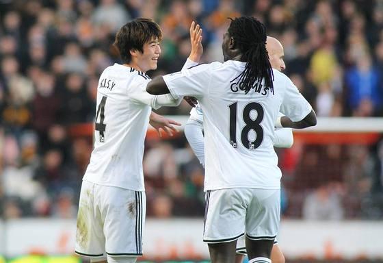 본문 이미지 - 스완지시티 기성용이 풀타임을 소화하며 아스톤 빌라전 승리를 견인했다. (스완지시티 페이스북 캡쳐)ⓒ News1