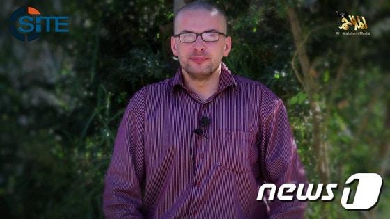 본문 이미지 - 예멘 알카에다인 알카에다 아라비아반도지부(AQAP)에 의해 사망한 미국인 기자 루크 소머스.(출처=시테)ⓒ News1