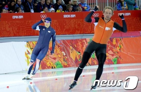 본문 이미지 - 스피드스케이팅 국가대표 모태범 선수가 11일 &#40;한국시각&#41; 러시아 소치 해안클러스터 아들레르 아레나에서 열린 남자 스피드스케이팅 500M 결선 2차 레이스를 마친 후 아쉬운 표정을 짓고 있다.2014.2.11/뉴스1 © News1   &#40;소치&#40;러시아&#41;=뉴스1&#41; 이동원 기자