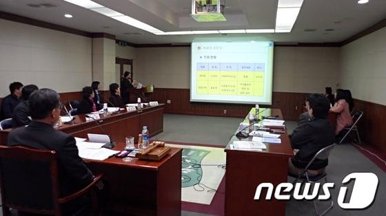 본문 이미지 - 전남 강진군은 최근 다문화가족지원센터및 아이돌보미지원센터 위탁기간으로 천주교 사랑의 씨튼 수녀회를 선정했다.© News1 