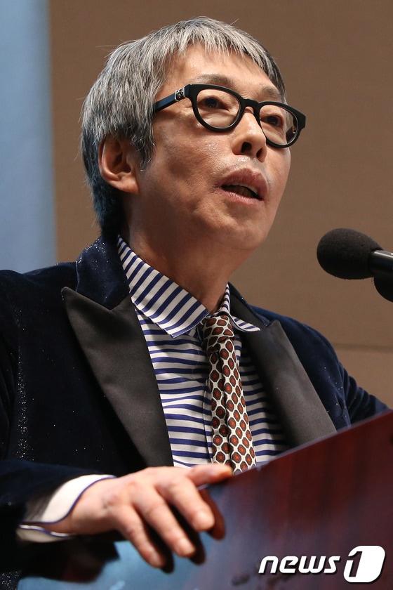 본문 이미지 - 서세원 목사가 13일 오후 서울 중구 태평로 프레스센터에서 열린 '건국대통령 이승만 영화제작을 위한 시나리오 심포지움'에서 인사말을 하고 있다. 2014.2.13 스타뉴스/뉴스1 © News1   