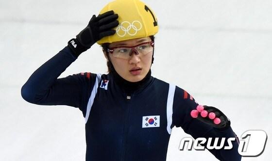 본문 이미지 - 한국 쇼트트랙의 박승희가 지난 17일(한국시간) 러시아 소치 해안클러스터 스케이팅훈련장에서 연습을 하고 있다.2014.2.17/뉴스1 © News1 (소치(러시아)=뉴스1) 이동원 기자