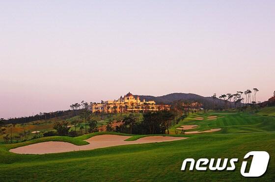 본문 이미지 - 충남 서산시 대산항 국제여객터미널 인근에 위치한 윈체스트 골프리조트© News1  
