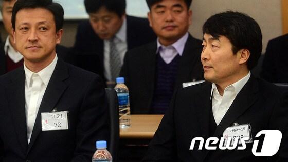 본문 이미지 - 3일 오전 경기 수원시 영통구 원천동 수원지방법원에서 열린 통합진보당 이석기 의원 등의 '내란음모' 사건 결심공판에서 이 의원을 비롯한 피고인들이 개정을 기다리고 있다. © News1 사진공동취재단 