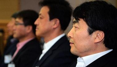 본문 이미지 - 3일 오전 경기 수원시 영통구 원천동 수원지방법원에서 열린 통합진보당 이석기 의원 등의 &#39;내란음모&#39; 사건 결심공판에서 이석기의원을 비롯한 피고인들이 재판을 받고 있다. 2014.2.3/뉴스1 © News1   사진공동취재단 