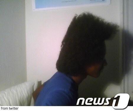 본문 이미지 - 강철 머리가락 남자(온라인니커뮤티니)© News1  