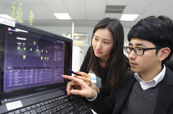 본문 이미지 - LG유플러스는 음성, 영상, 데이터 등 다양한 형태의 서비스를 단일 망에서 제공하는 올 아이피(All IP) 기반의 기업 전용회선 '캐리어이더넷' 서비스를 출시했다. (사진제공=LG유플러스)© News1  