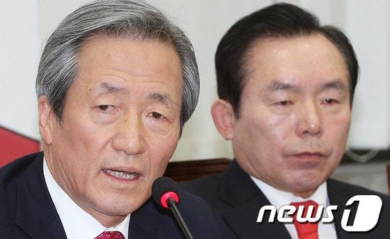 본문 이미지 - 새누리당 정몽준 의원이 5일 오전 서울 여의도 국회에서 열린 최고중진연석회의에서 발언을 하고 있다. 2014.2.5/뉴스1 © News1   오대일 기자