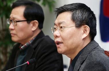 본문 이미지 - 민주당 최재천 전략홍보본부장 2014.2.9/뉴스1 © News1   오대일 기자