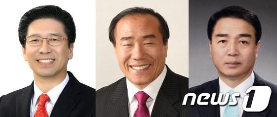 본문 이미지 - 광주교육감 시민후보 단일화에 합의한 전교조 출신의 윤봉근 예비후보와 장휘국 현 교육감, 정희곤 광주시의회 의원&#40;왼쪽부터&#41;. 이들 세 후보는 비록 경선을 통한 단일화에는 합의했지만 아직 회동을 갖지 못하는 등 고착상태에 빠져 있다. © News1 김태성 기자