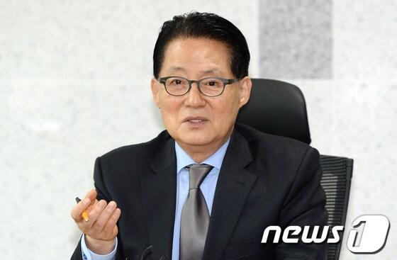 본문 이미지 - 박지원 민주당 의원. 2014.3.11/뉴스1 © News1 박철중 기자