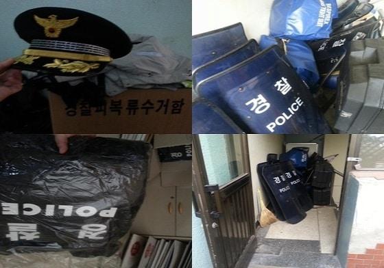 본문 이미지 - 지난달 27일 오후 서울 서대문경찰서에 방치돼 있는 경찰 제복과 장비들. © News1 