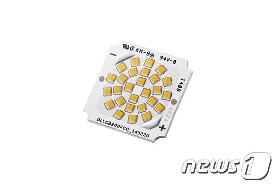 본문 이미지 - FCOM(Flip Chip on Module) 다운라이트.(삼성전자 제공)© News1  