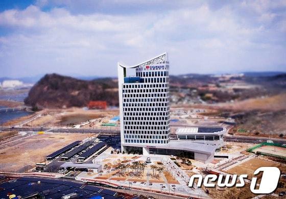 본문 이미지 - 진주혁신도시에 위치한 남동발전 본사 모습(뉴스1 자료사진)ⓒ News1