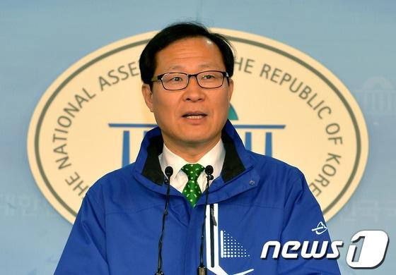 본문 이미지 - 문병호 민주당 정책위원회 수석부의장. 2014.3.3/뉴스1 © News1 박철중 기자