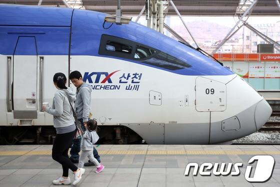 본문 이미지 - KTX-산천(자료사진) /뉴스1