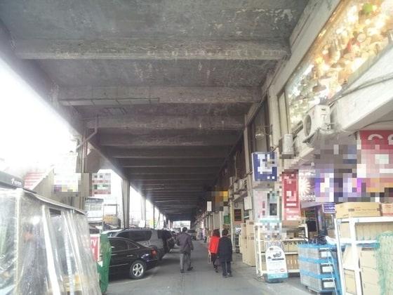 본문 이미지 - 세운상가부터 진양상가로 이어지는 상가골목/사진=임해중 기자© News1 