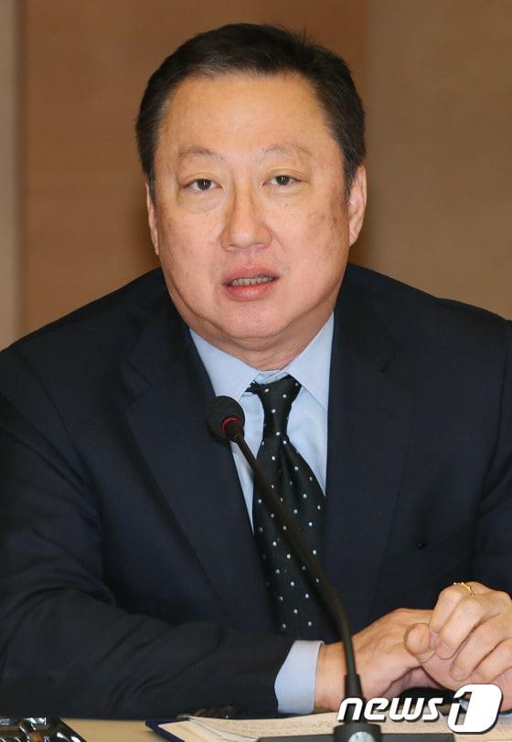 본문 이미지 - 박용만  회장이 12일 가족들과 친치들만 초청한 가운데 둘째 아들의 결혼식을 치렀다./뉴스1 © News1   