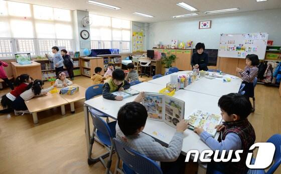 본문 이미지 - 서울 한 초등학교 돌봄교실./ 뉴스1 © News1 박지혜 기자