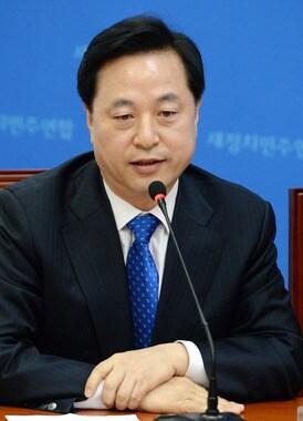 본문 이미지 - 김두관 새정치민주연합 중앙선거대책위원장 2014.4.11/뉴스1 © News1 박세연 기자