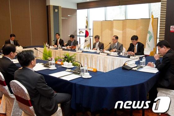 본문 이미지 - 11일 오후 2시 강원 정선 강원랜드 컨벤션홀에서 제126차 이사회가 열렸다. (사진제공=강원랜드) 2014.4.11/뉴스1© News1   하중천 