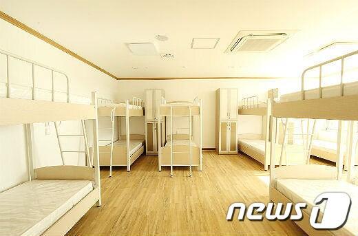 본문 이미지 - 게스트 하우스 객실 모습/사진=해양수산부© News1  