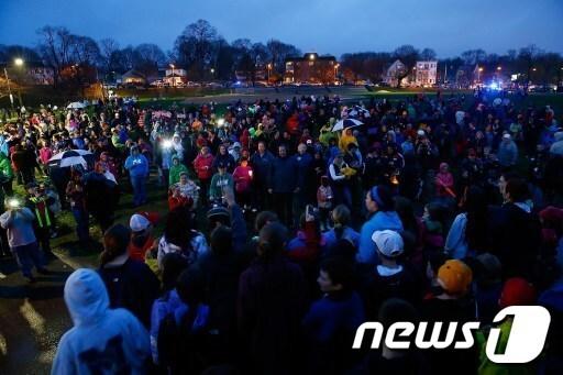 본문 이미지 - 보스턴 테러 1주년 기념식이 15일&#40;현지시간&#41; 열렸다. © AFP=뉴스1 