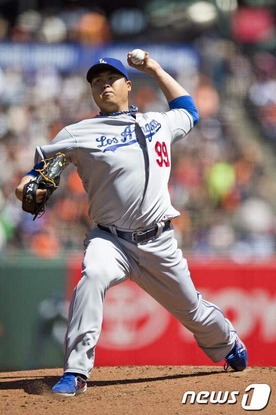 본문 이미지 - 22일(한국시간) 뉴욕 메츠와의 경기에 선발 등판할 예정인 류현진(27·LA 다저스). © AFP=News1 