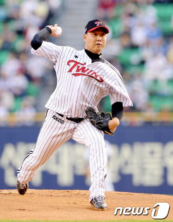 본문 이미지 - LG 류제국.2014.4.25/뉴스1 © News1   이동원 기자