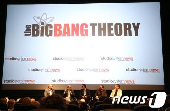 본문 이미지 - 지난 16일 미국 LA에서 빅뱅이론 특별 상영회가 열렸다. ©AFP=뉴스1  