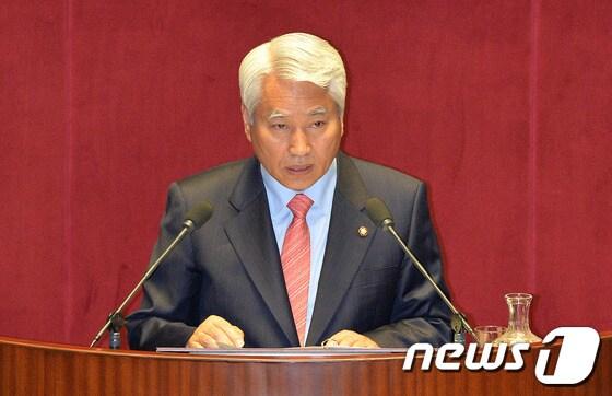 본문 이미지 - 백군기 새정치민주연합 의원. 2014.4.4/뉴스1 © News1   박세연 기자