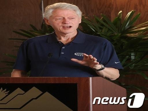 본문 이미지 - 2010년 미국 월드컵 유치위원회 명예 유치위원장을 맡았던 빌 클린턴 전 대통령. ©AFP= News1 