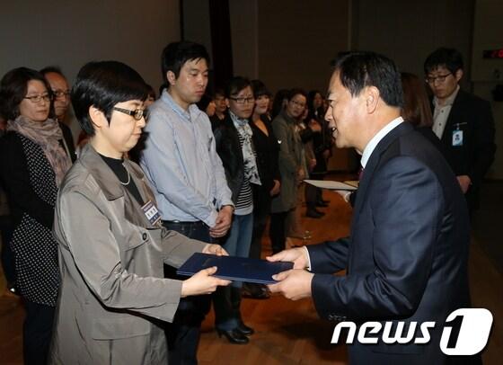 본문 이미지 - 충남도교육청은 8일 본청 대회의실에서 교육사랑 모니터 위촉식을 진행했다. © News1 