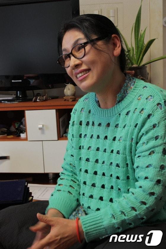 본문 이미지 - 2013 전주대사습놀이 '또랑광대전'에서 대상을 수상해 '또랑광대 1호'가 된 전라도 사투리 명물, 오점순 씨. 